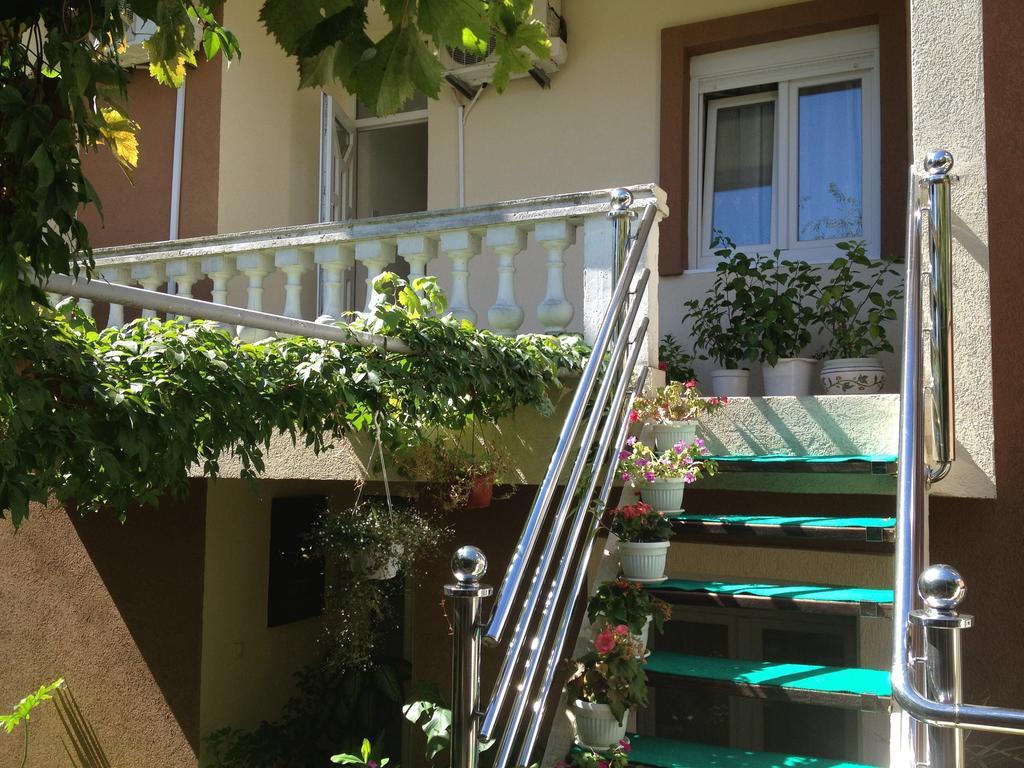 Apartments Knezevic Ulcinj Exterior photo